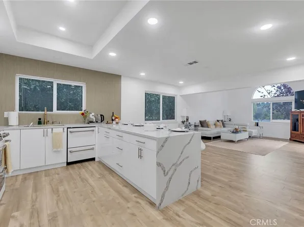 402 W Avenida De Las Flores, Thousand Oaks, CA 91360