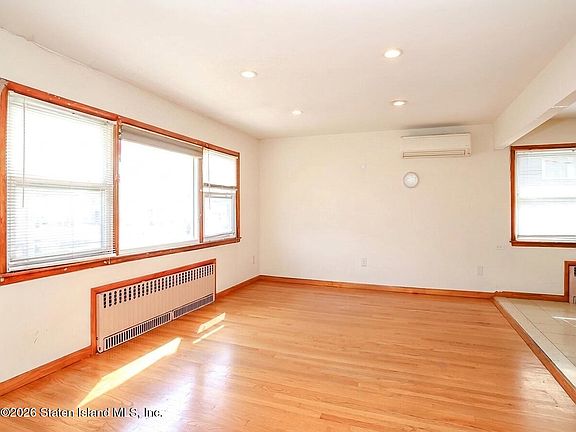 5th image of 203 Chandler Ave