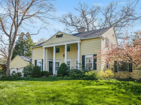 1048 Plymouth Rd SE, East Grand Rapids, MI 49506