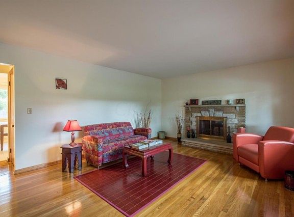 5th image of 1324 Seaton Ln