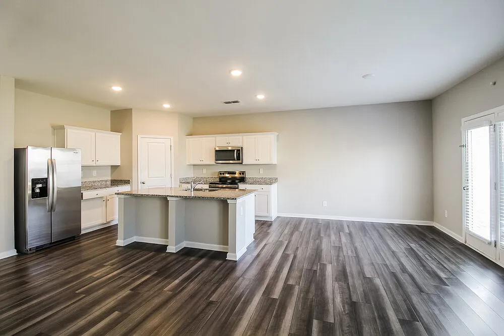 4 bed, 2.5 bath, 2406 sqft, $2,410 — Photo 4
