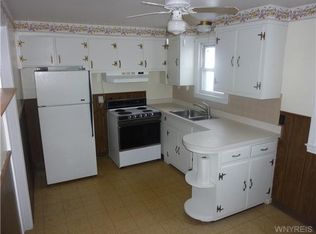 616 Beach Rd, Buffalo, NY 14225