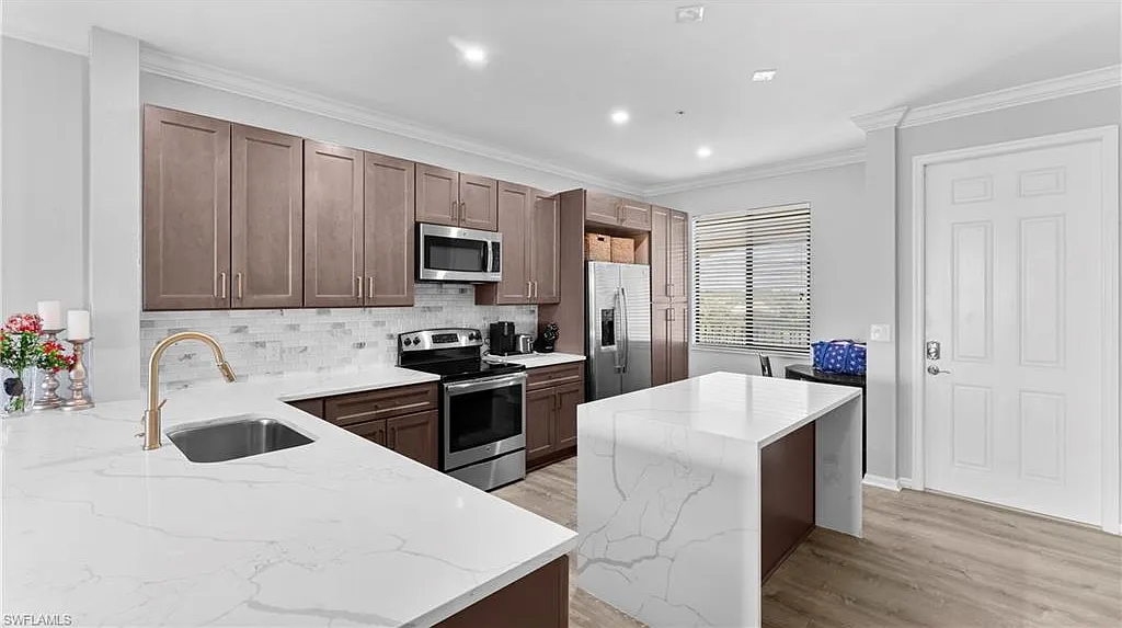 2 bed, 2.0 bath, 1194 sqft, $5,500 — Photo 3