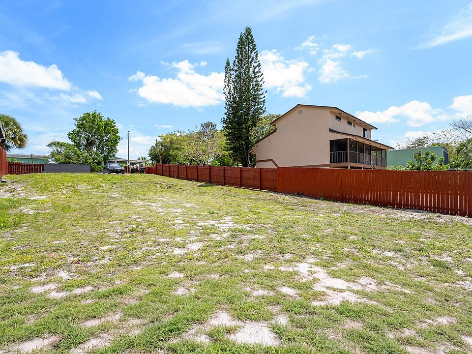 2nd image of 905 N A Street