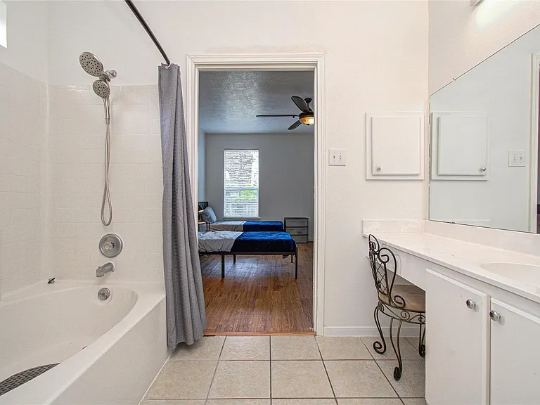 24135 Pinecreek Point — Photo 20