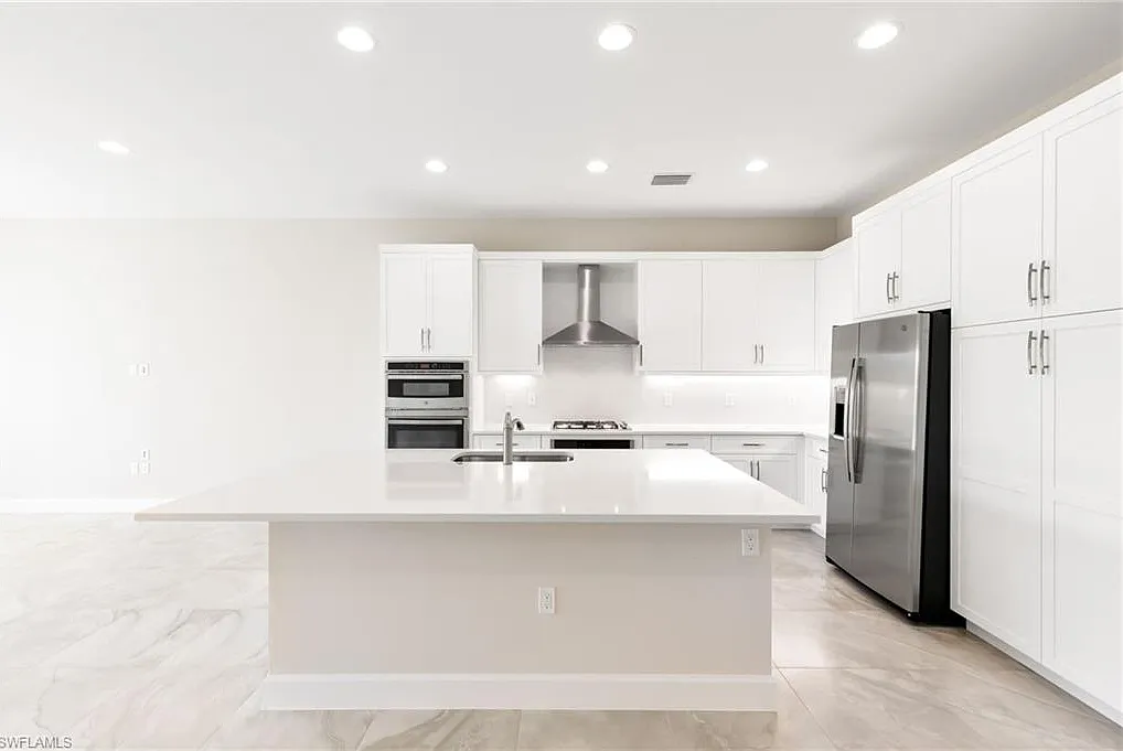3 bed, 4.0 bath, 3004 sqft, $3,650 — Photo 4