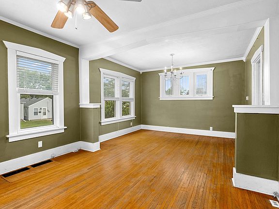 5th image of 1201 E Hines Ave
