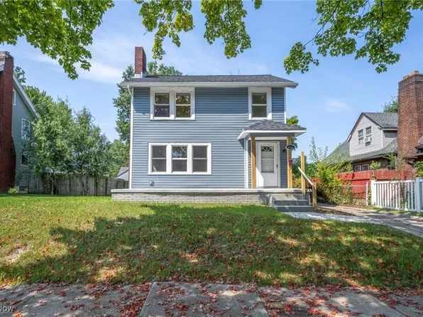 656 S Sunset View Dr, Akron, OH 44320
