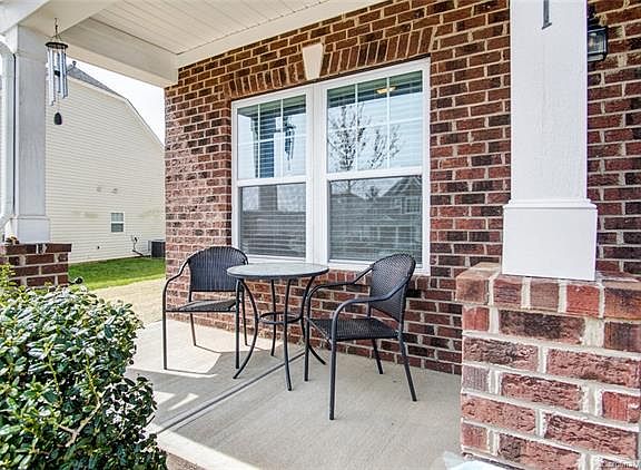 4th image of 1031 Jasmine Dr