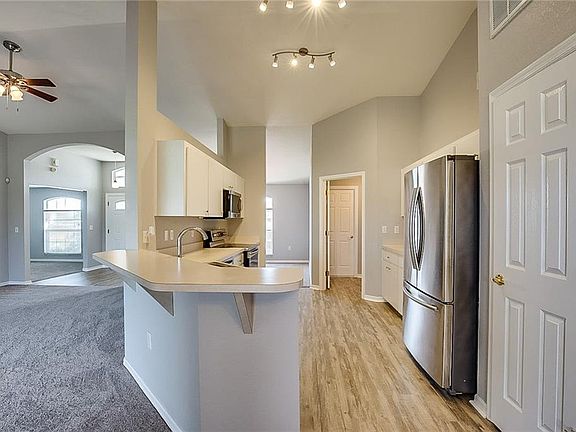 2nd image of 6541 Oakpoint Dr