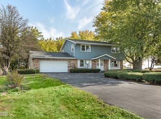 6 Pletcher Dr, Yorkville, IL 60560