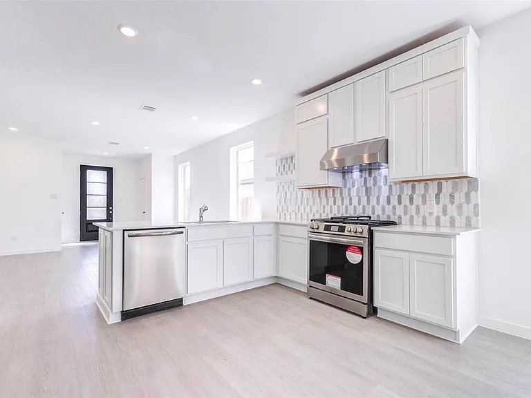 27410 Sweetwater Bay Dr — Photo 10