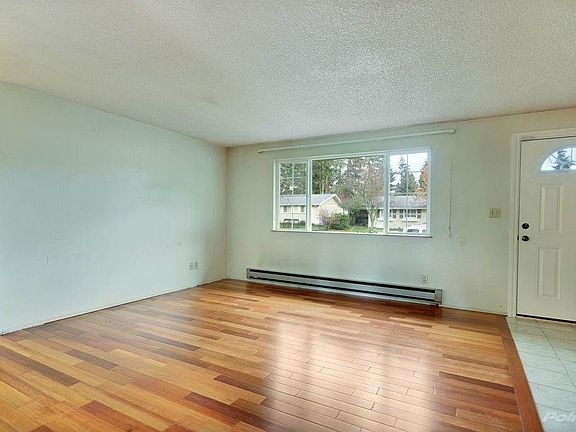 Front living room 2