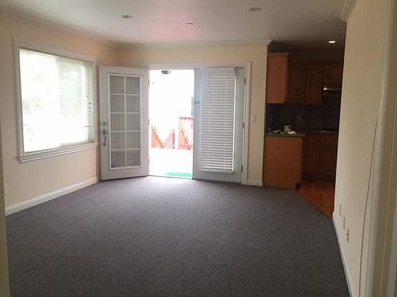 4th image of 1007 Washington St #A