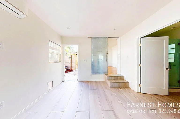 19020 Sylvan St — Photo 3