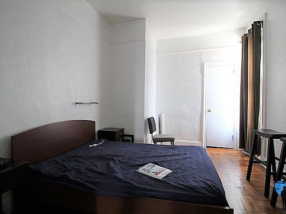 4th image of 156 Vernon Ave APT 4D