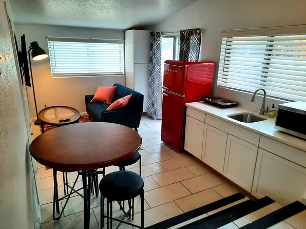 709 Van Buren Pl SE, Albuquerque, NM 87108