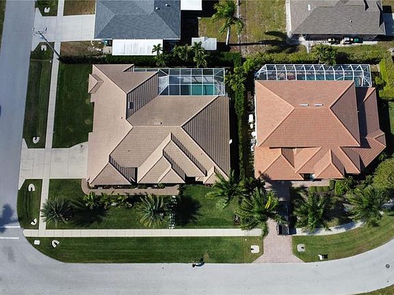 3rd image of 80 Delbrook WAY