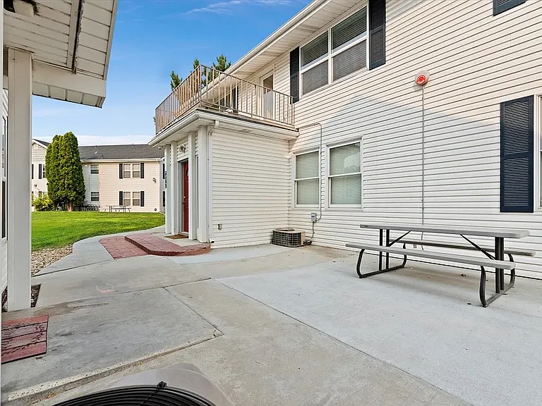 106 Davis Ave #101 — Photo 7