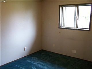 4th image of 8412 NE Benton Dr