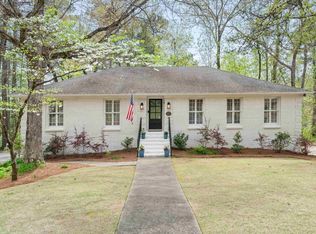 3325 Castle Crest Dr, Vestavia Hills, AL 35216