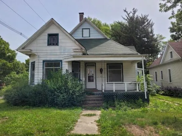 702 S Clay Ave, Jacksonville, IL 62650