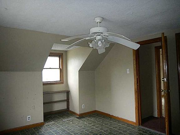 5th image of 3721 Detroit Ave