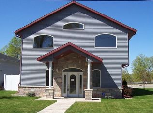 2402 13th St S, La Crosse, WI 54601