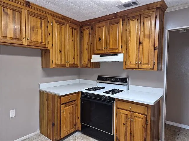 2425 Ramsey Dr — Photo 3