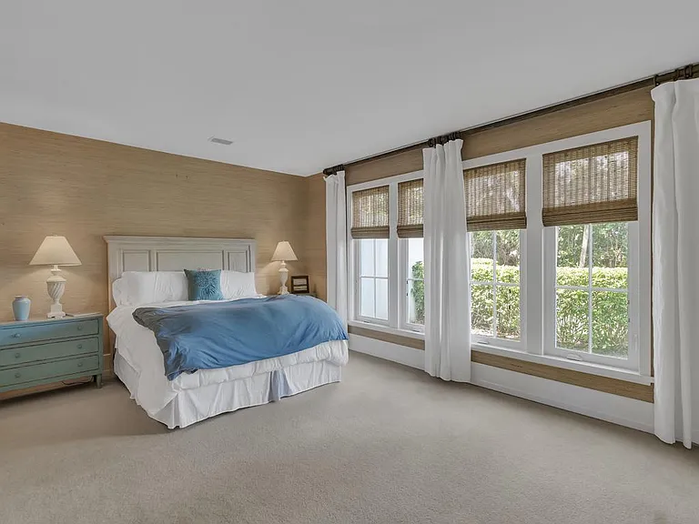 215 Live Oak Rd — Photo 31