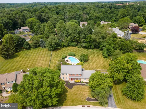 913 Dolphin Dr, Malvern, PA 19355