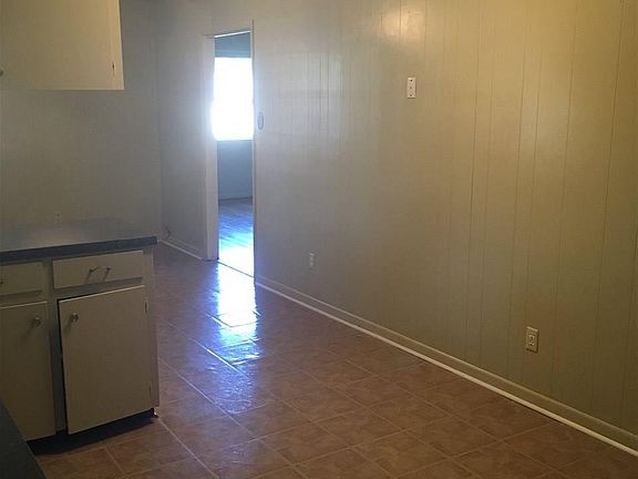 3rd image of 7101 Shetland Dr