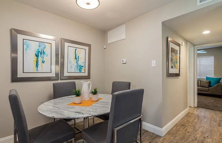 Flintridge Apartment Homes — Photo 4