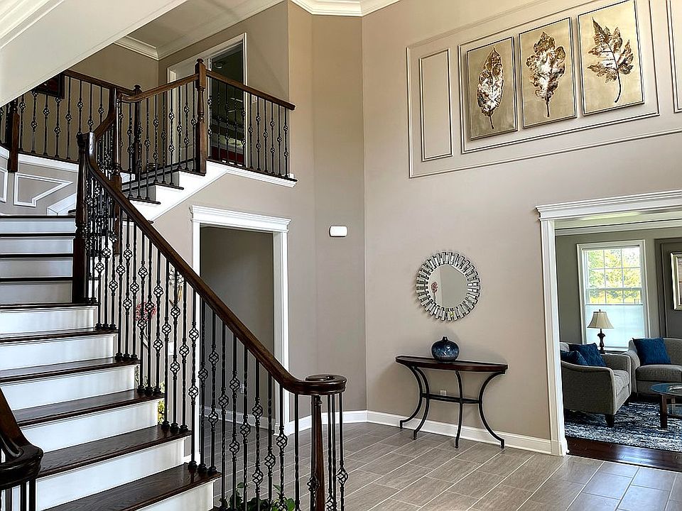 2nd image of 19 Estates Blvd