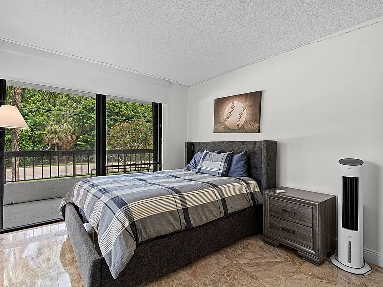 277 N Ocean Blvd #1040 — Photo 24
