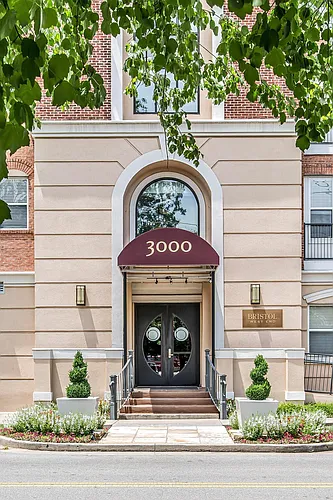 3000 Vanderbilt Pl Photo 1