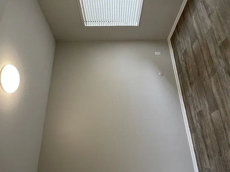 Augusta Court Apartments — Photo 22