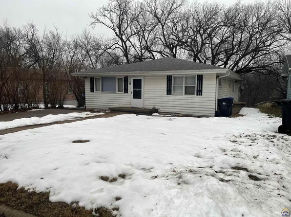 1230 SE Lawrence St, Topeka, KS 66607