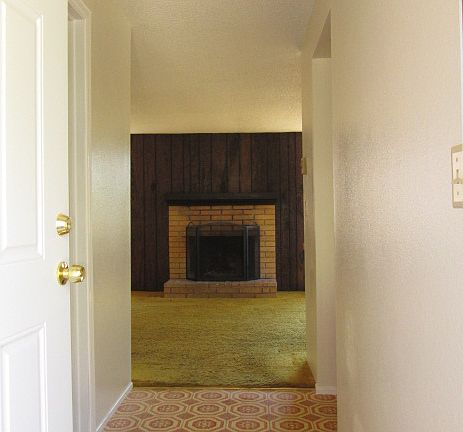3rd image of 1015 SE Lundy Ln