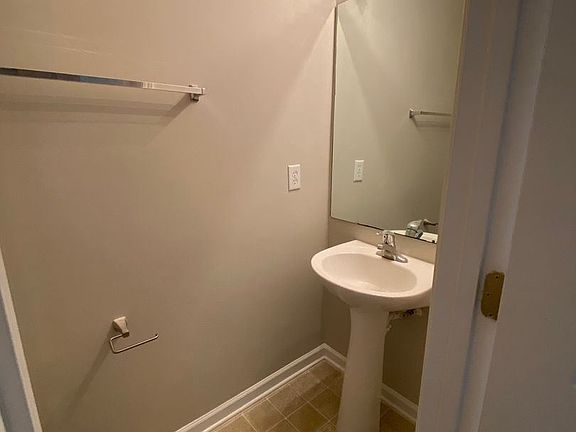 5th image of 1145 Oak Blossom Way