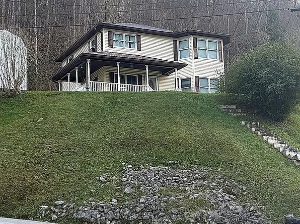 18 Marcum Holw, Beauty, KY 41203