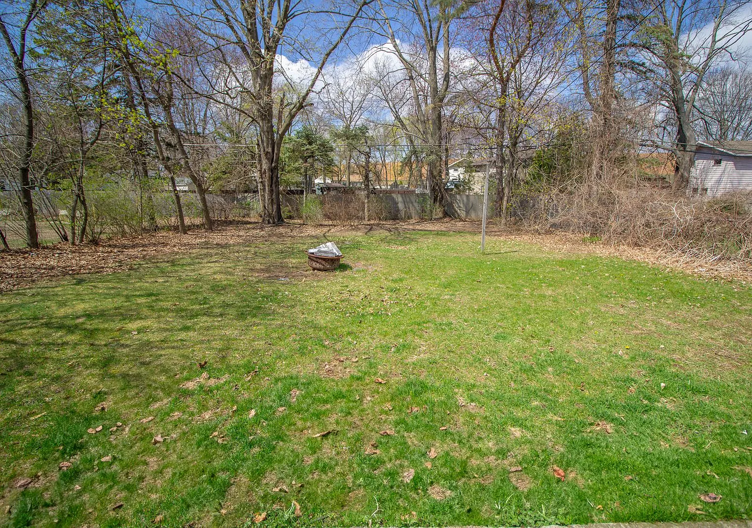 3 Bd 2ba 1152 Sf - North Colonie Schools — Photo 4