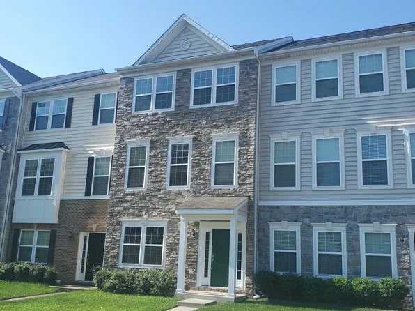 44118 Turf Field Sq, Chantilly, VA 20152