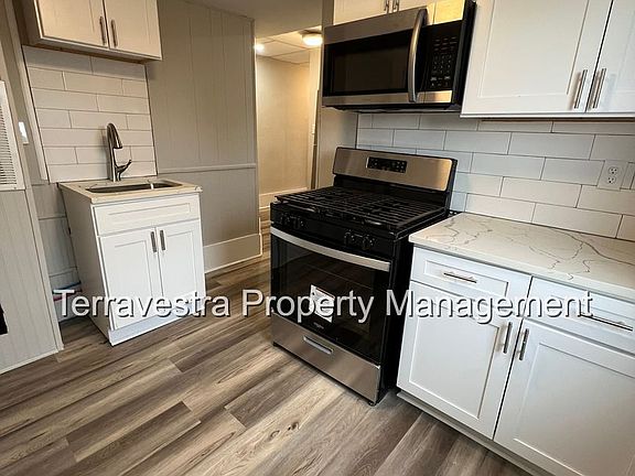 2nd image of 118 N 2nd St APT 3A