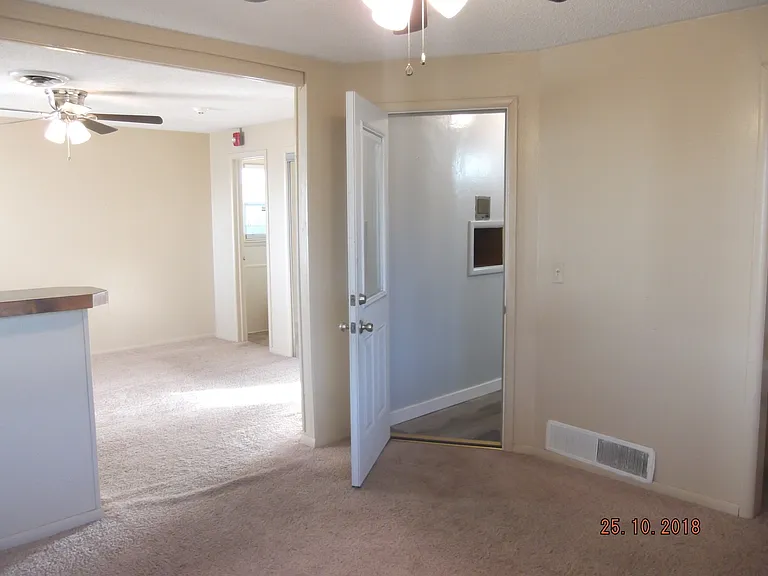 904 W Hefner Rd — Photo 6