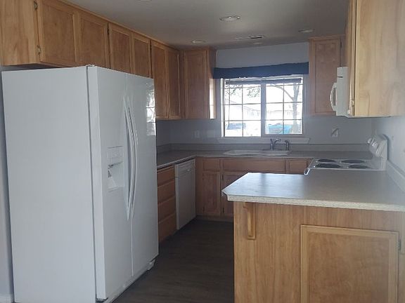4th image of 365 Bradley Way