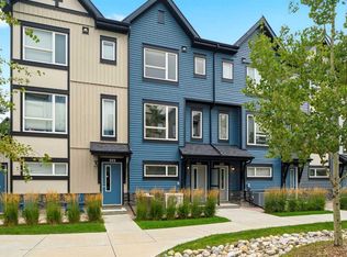 15 SE Evanscrest Park NW #204, Calgary, AB T3R 1V5