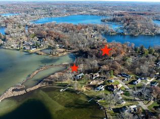 10239 Kress Rd, Pinckney, MI 48169