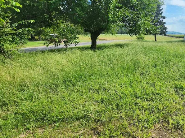 127 Main St, Junction, IL 62954