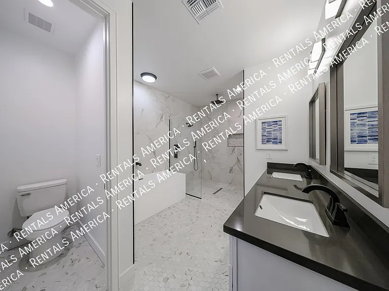 2418 E Amelia Ave — Photo 41